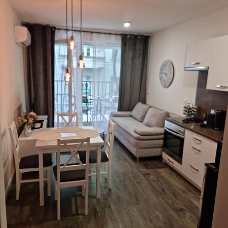 Apartman - Centrum บราติสลาวา ภายนอก รูปภาพ