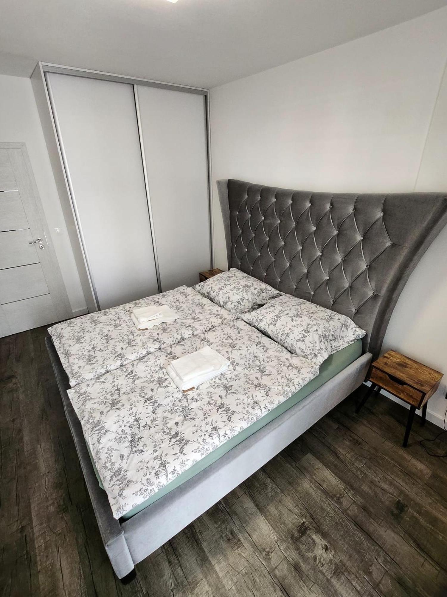 Apartman - Centrum บราติสลาวา ภายนอก รูปภาพ